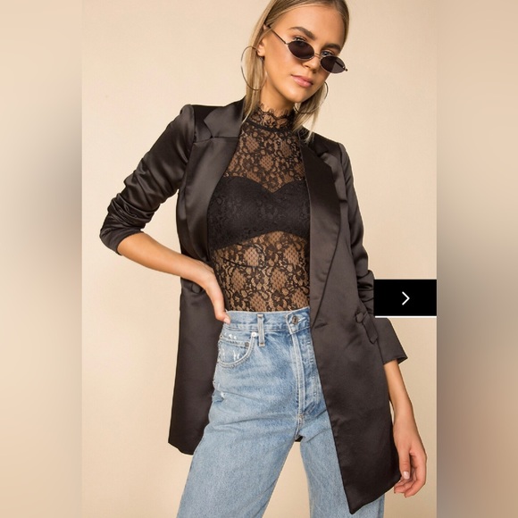 superdown Miley Oversized Blazer in Black. - Picture 3 of 11